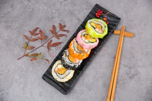 想開(kāi)家木易壽司加盟店，生意怎么樣？